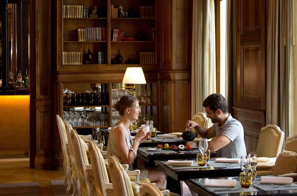 Brunch au restaurant du Château Hôtel Tiara Chantilly