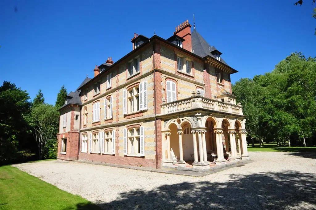 Bâtiment principal du Château de la Bribourdière