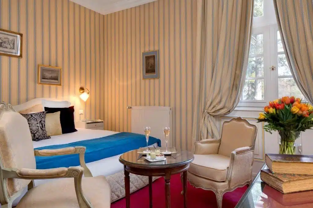 Chambre double dans le Chateau de Beauvois