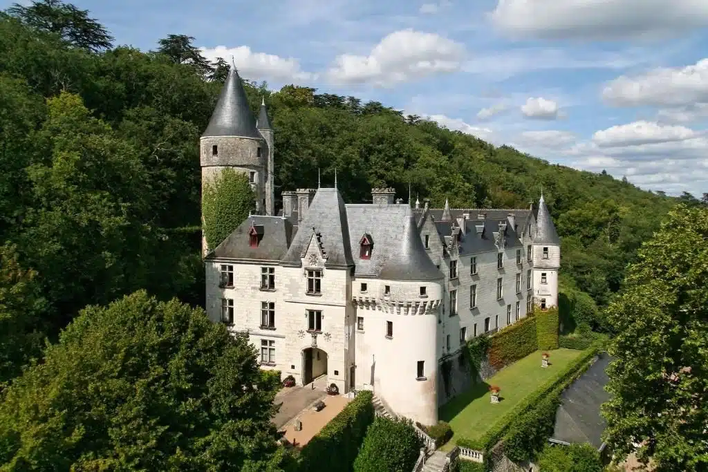 Vue générale du Château de Chissay
