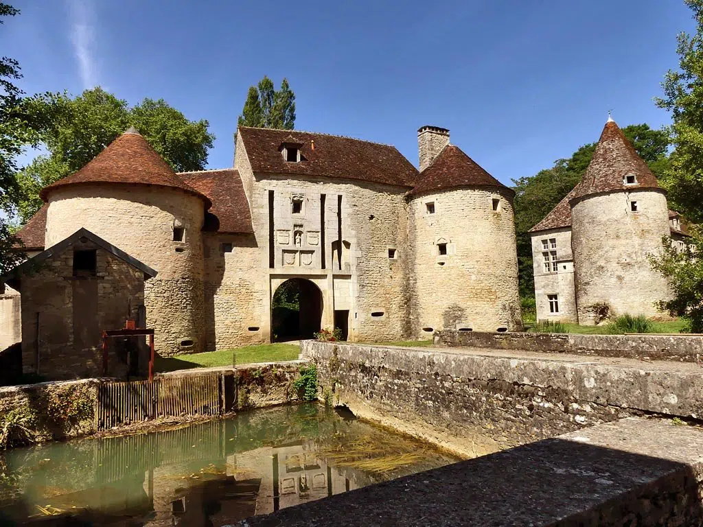 Porte fortifiée de la Commanderie de la Romagne à Saint-Maurice-sur-Vingeanne