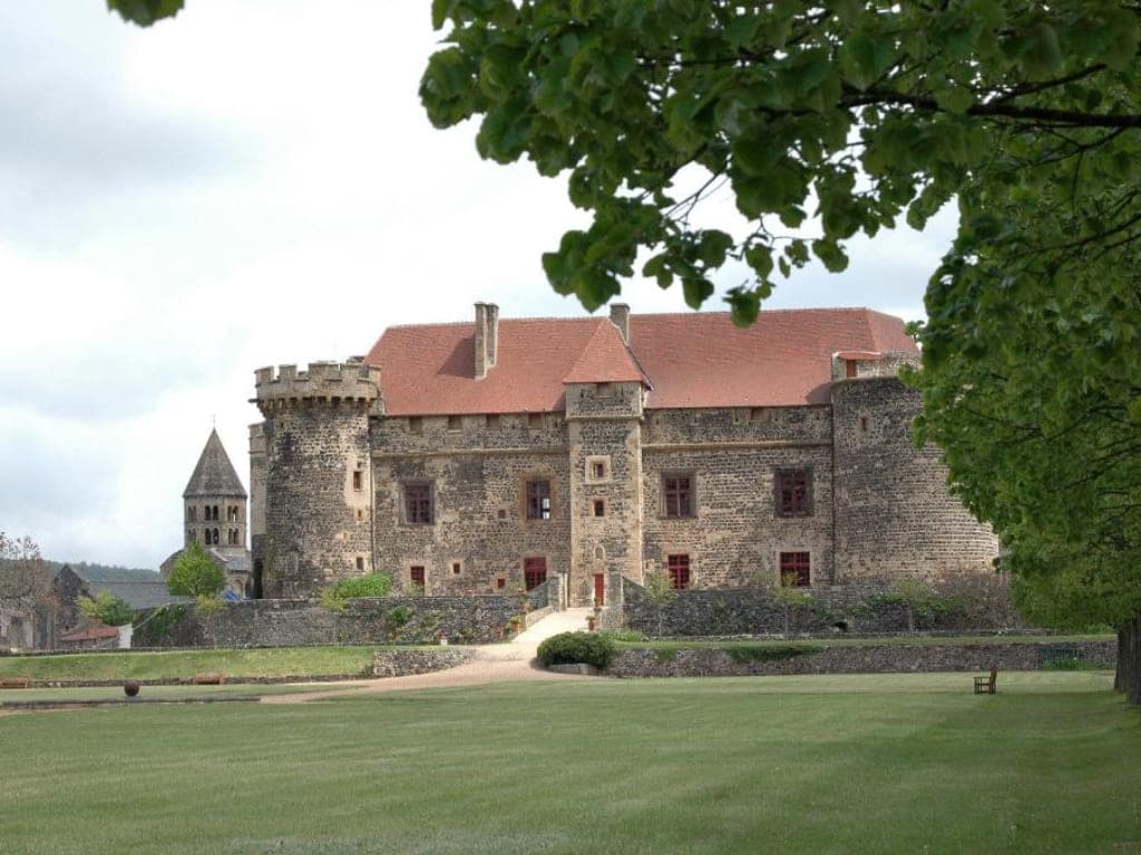 Le Château Royal de Saint-Saturnin