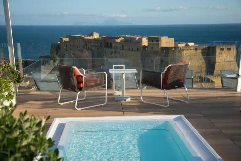 Vue du centre historique depuis la piscine de l'hôtel