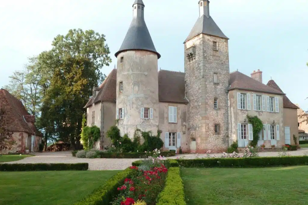 Vue extérieure du château de Clusors