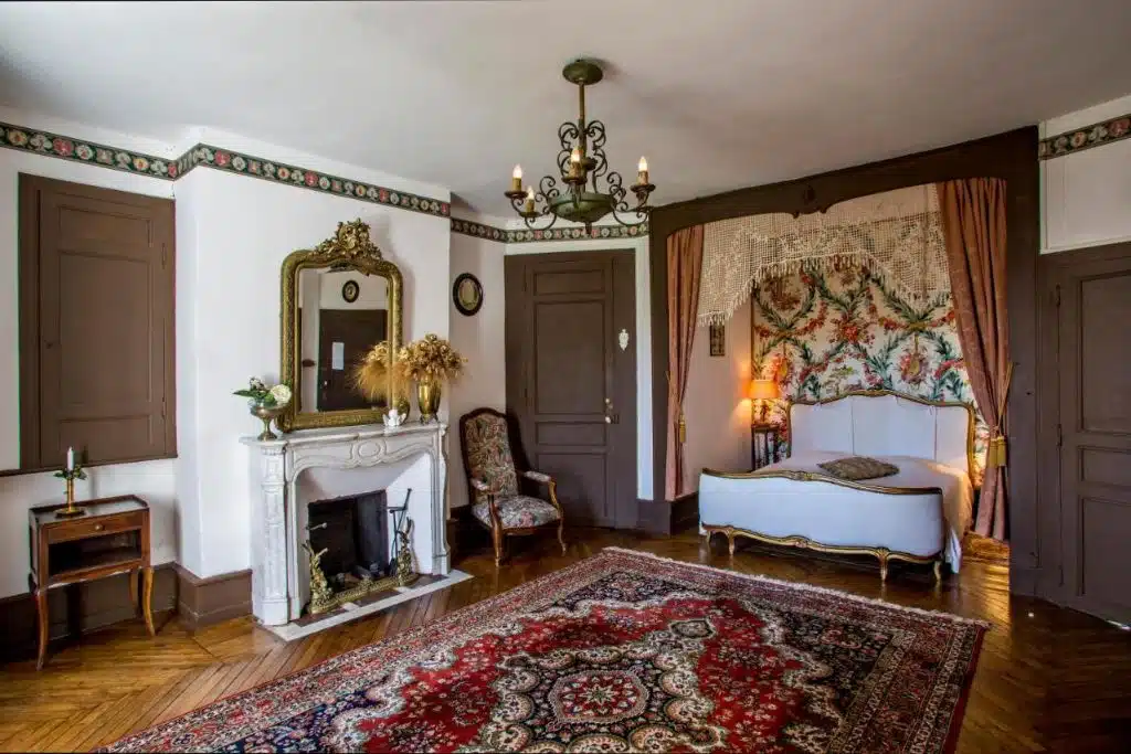 Chambre double du château de Courbelimagne