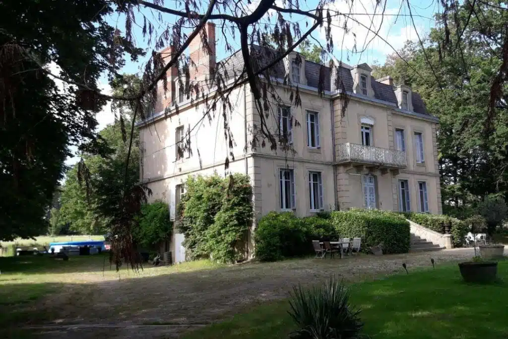 Vue du château du Grand Lucay